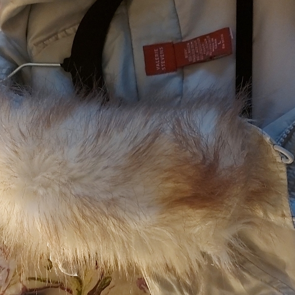 Valerie Stevens winter jacket - Picture 10 of 11